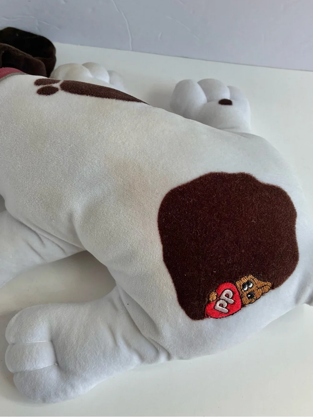 Vintage 80s White Brown Floppy Eared Pound Puppy Plush Collar